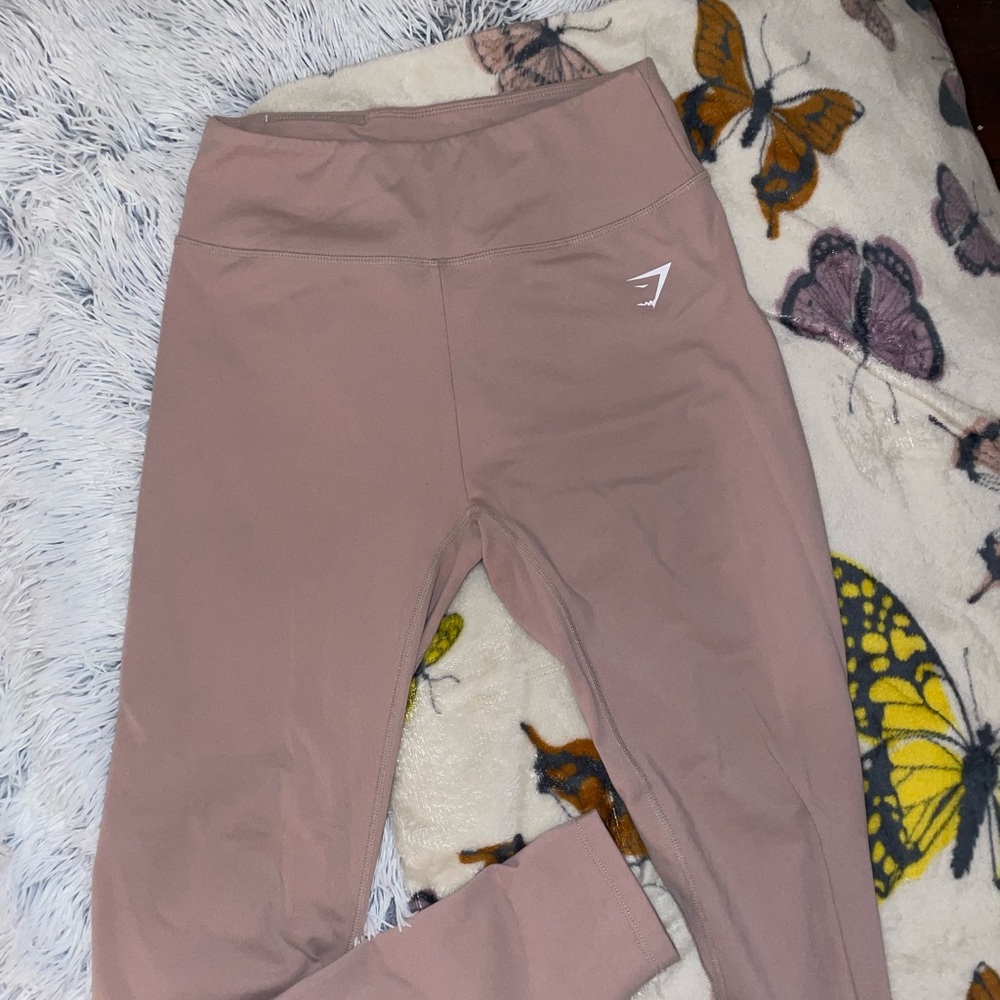 Gym shark leggings